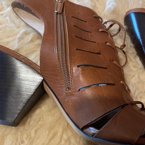 Vince Camuto leather gladiator sandals - Picture 7 of 8